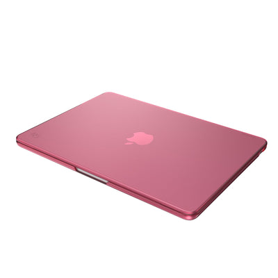 Three-quarter view of the front of the MacBook with the laptop closed.#color_cozy-pink