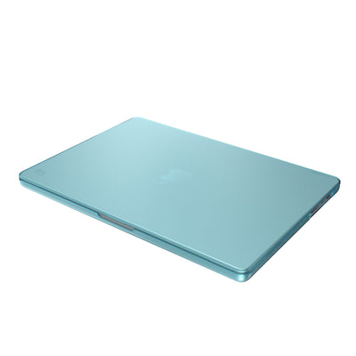 Three-quarter view of the front of the MacBook with the laptop closed.#color_swell-blue