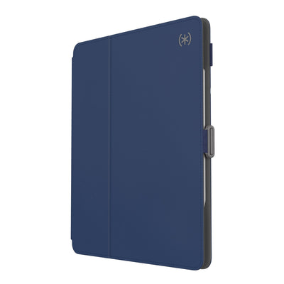 Three-quarter view of front of the case, with folio closed#color_arcadia-navy-moody-grey